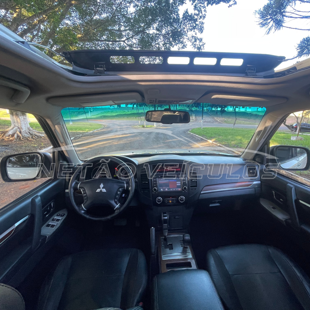 MITSUBISHI PAJERO HPE FULL 2013
